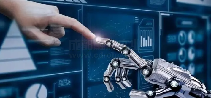 2024年技术与实体融合的未来趋势走向