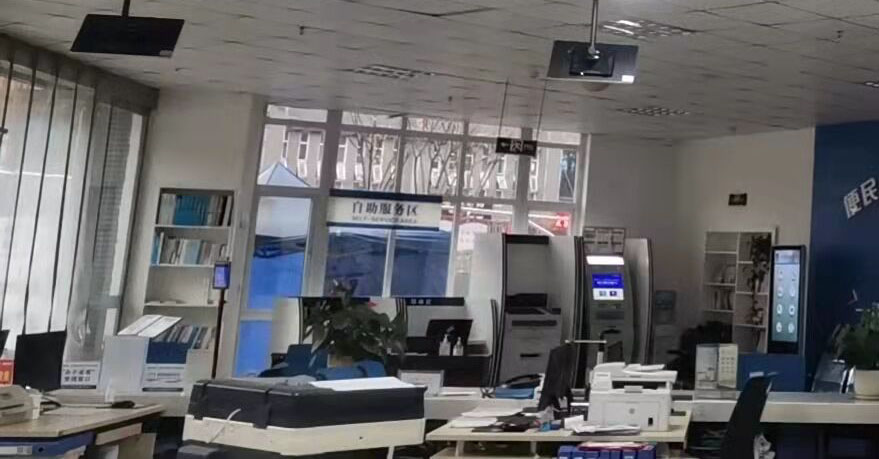雅安市雨城区清江街办事处排队系统上线投入使用。效果图