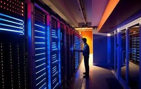 建立小数据信息中心，加快网络数据发展。效果图