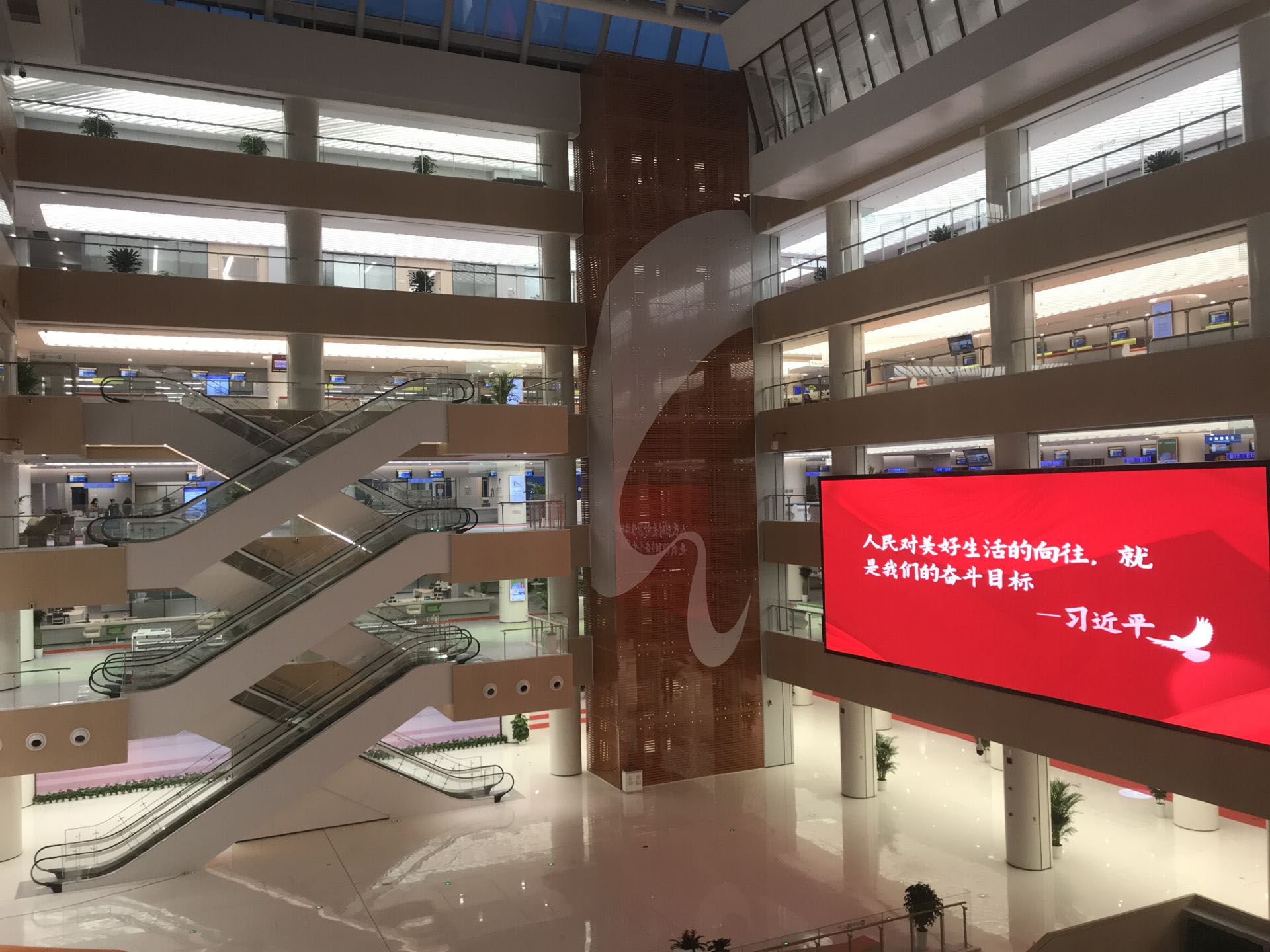 成都高新区政务新大厅效果图